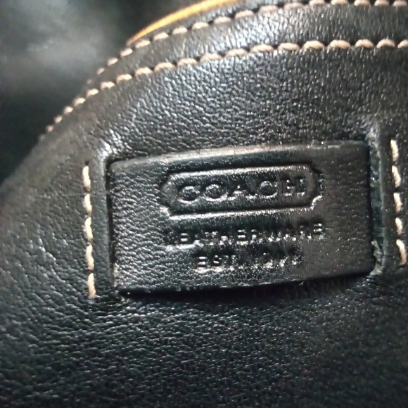 Coach Hamptons black and tan purse - Picture 4 of 8